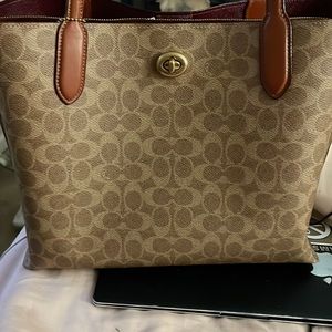 Coach Purse only used once. In excellent condition